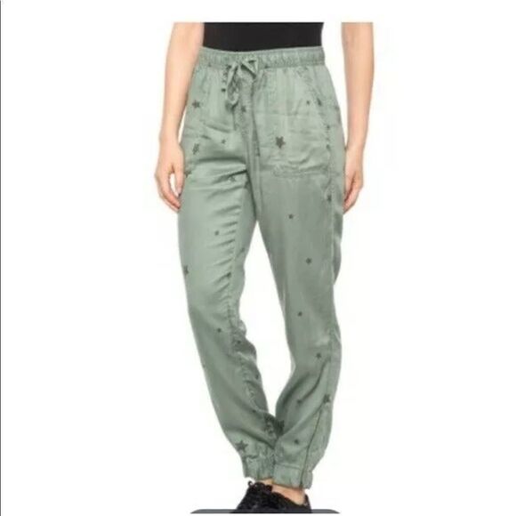 NWT ❤️ C&C California Distressed Star joggers - Picture 1 of 8